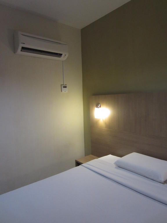 Radiant Hotel Sitiawan Zimmer foto